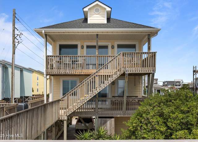 Property at 1004 N Shore Dr, Surf City, NC 28445, 4 beds, 3 baths