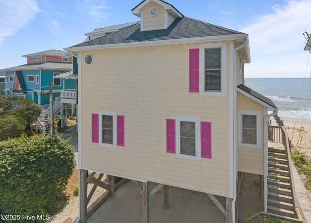 Property at 1004 N Shore Dr, Surf City, NC 28445, 4 beds, 3 baths