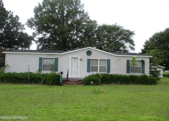 Property at 391 Fourth St, Kinston, NC 28504, 3 beds, 2 baths