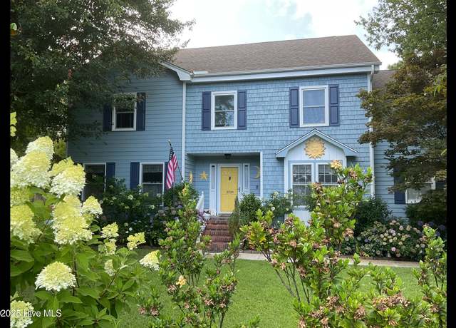 Property at 3228 Red Berry Dr, Wilmington, NC 28409, 4 beds, 2.5 baths