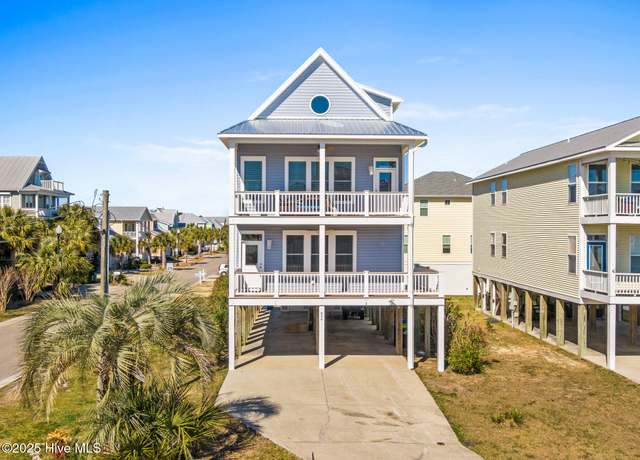 Property at 606 Ocean Blvd #1, Carolina Beach, NC 28428, 3 beds, 2 baths