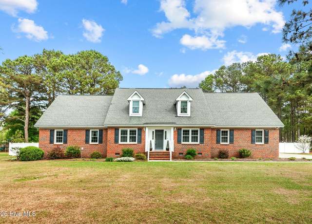 Property at 107 Squire Dr, Winterville, NC 28590, 3 beds, 3.5 baths