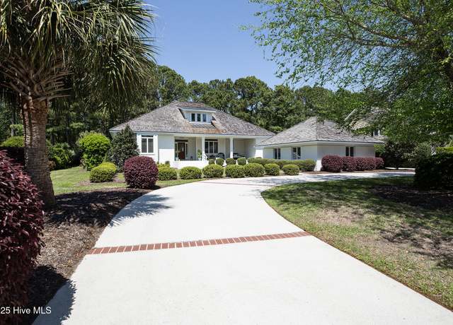 Property at 1800 Pembroke Jones Dr, Wilmington, NC 28405, 3 beds, 4 baths