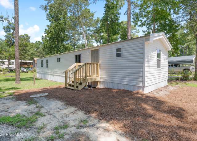 Property at 658 Westwind Dr SW, Supply, NC 28462, 3 beds, 2 baths