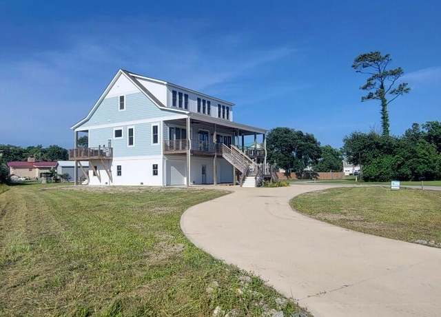 Property at 202 Topsail Watch Dr, Hampstead, NC 28443, 4 beds, 3.5 baths