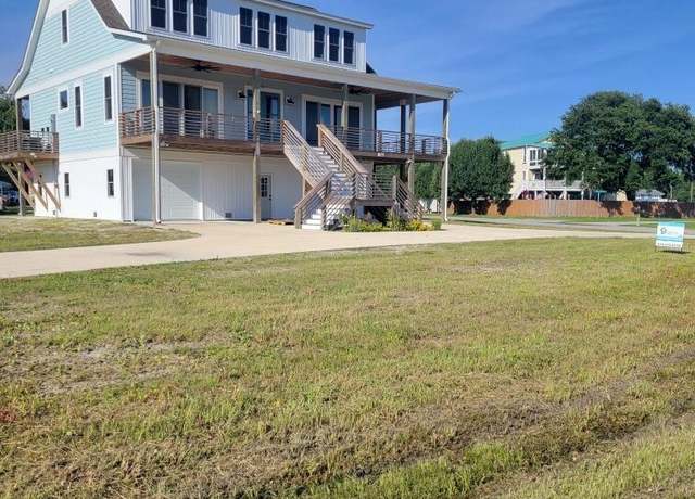 Property at 202 Topsail Watch Dr, Hampstead, NC 28443, 4 beds, 3.5 baths