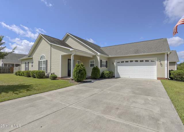 Property at 205 Winterlochen Dr, Jacksonville, NC 28540, 3 beds, 2 baths