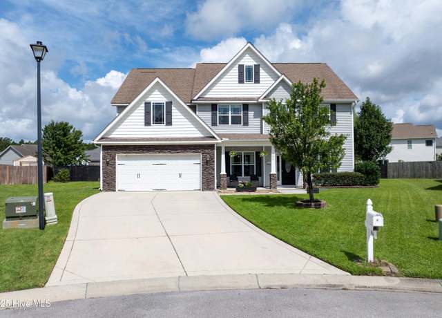 Property at 804 Dahlia Ct, Jacksonville, NC 28546, 4 beds, 2.5 baths