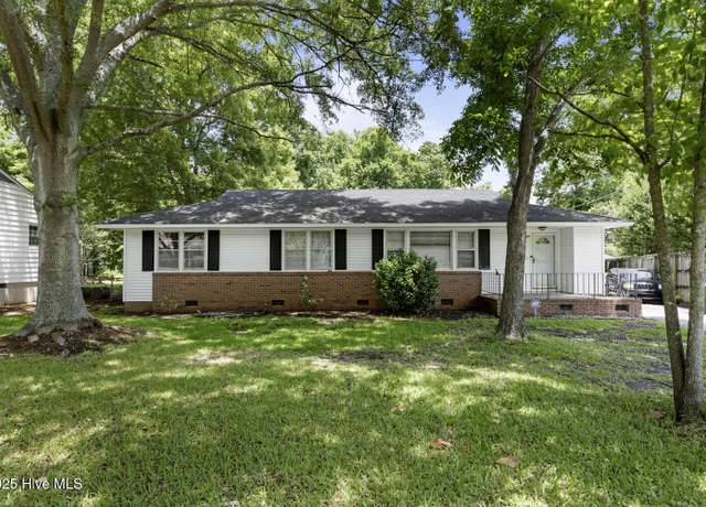 Property at 407 Hickory Ct, Jacksonville, NC 28540, 3 beds, 1 bath