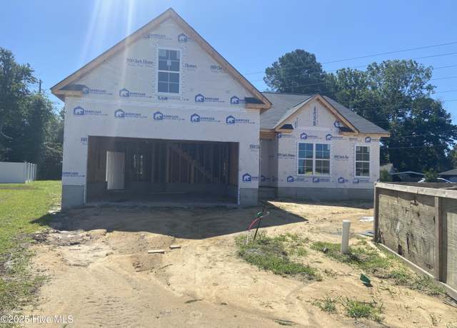 Property at 701 Oleander Dr, Greenville, NC 27858, 3 beds, 2 baths
