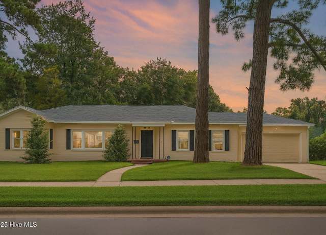 Property at 827 Colonial Dr, Wilmington, NC 28403, 4 beds, 3 baths
