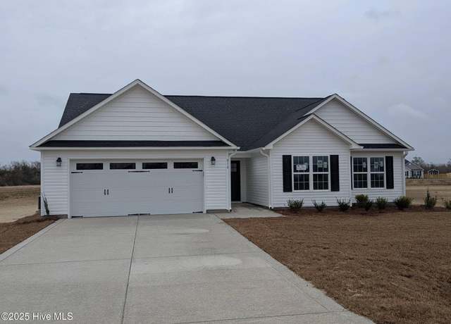 Property at 400 W Black Water Ln, Maysville, NC 28555, 3 beds, 2 baths