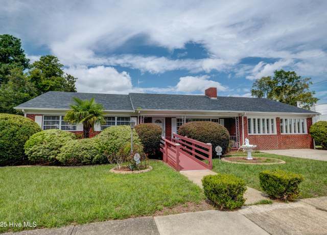 Property at 1417 Queen St, Wilmington, NC 28401, 4 beds, 2.5 baths