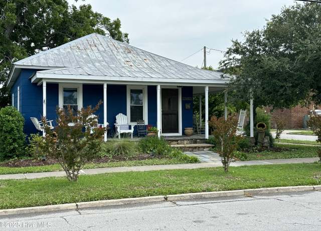 Property at 1400 Evans St, Morehead City, NC 28557, 2 beds, 1 bath