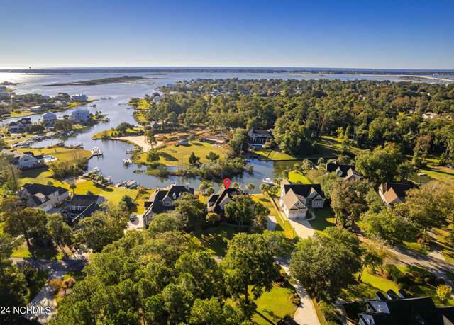 Property at 209 Bayside Dr, Cape Carteret, NC 28584, 4 beds, 3.5 baths