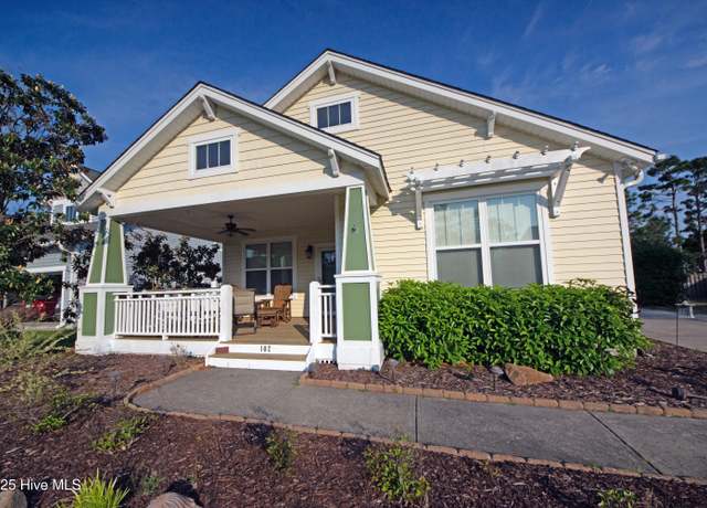 Property at 102 Seaward Dr, Holly Ridge, NC 28445, 3 beds, 2 baths