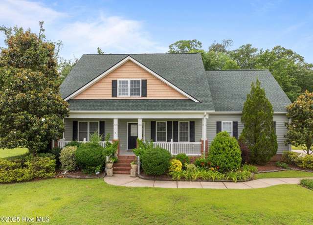 Property at 2810 Blossom Pl, Winterville, NC 28590, 3 beds, 3 baths
