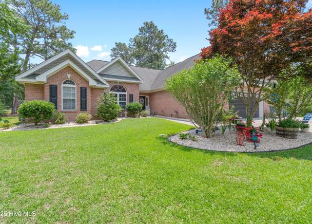 Property at 4 Golf Crest Ct, Carolina Shores, NC 28467, 3 beds, 2.5 baths