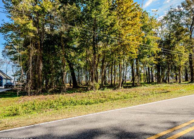 Property at 135 Near 3461 Waccamaw Shores Rd, Lake Waccamaw, NC 28450