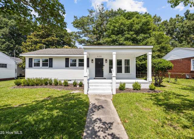 Property at 328 Clairmont Cir, Greenville, NC 27834, 3 beds, 1 bath