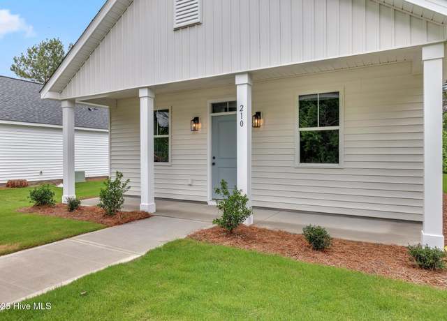 Property at 206 S Johnson St, Burgaw, NC 28425, 3 beds, 2 baths