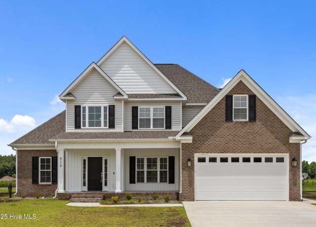 Property at 916 Finn Ct, Greenville, NC 27834, 4 beds, 2.5 baths
