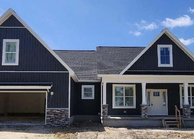 Property at 203 Crown Dr, Washington, NC 27889, 3 beds, 2 baths