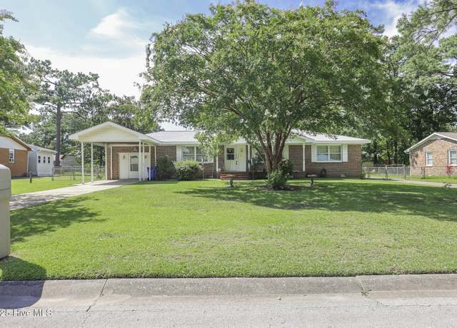 Property at 419 Scott Ave, Jacksonville, NC 28546, 4 beds, 2 baths