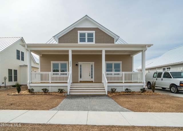 Property at 203 Villagers Way, Swansboro, NC 28584, 3 beds, 2.5 baths