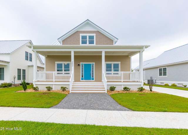 Property at 203 Villagers Way, Swansboro, NC 28584, 3 beds, 2.5 baths