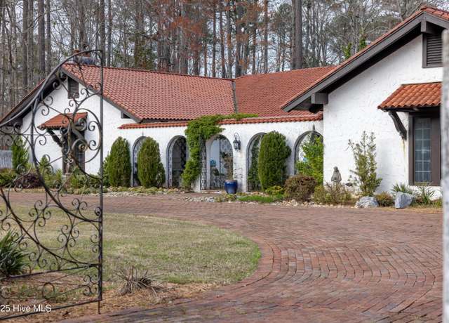 Property at 903 Robert St, Windsor, NC 27983, 3 beds, 2.5 baths