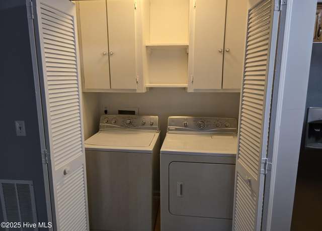 Property at 101 W Victoria Ct W Unit B, Greenville, NC 27834, 1 bed, 1 bath