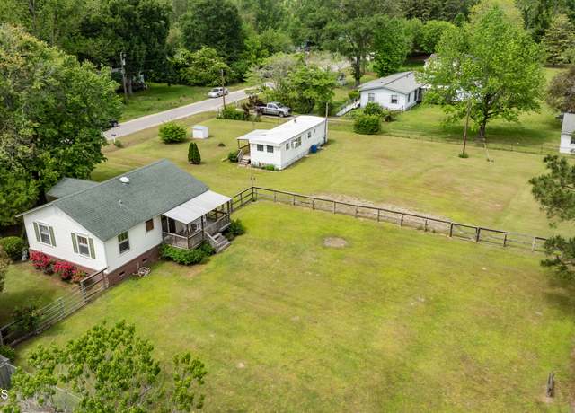 Property at 3 Castle Farms Rd, Castle Hayne, NC 28429, 2 beds, 1 bath