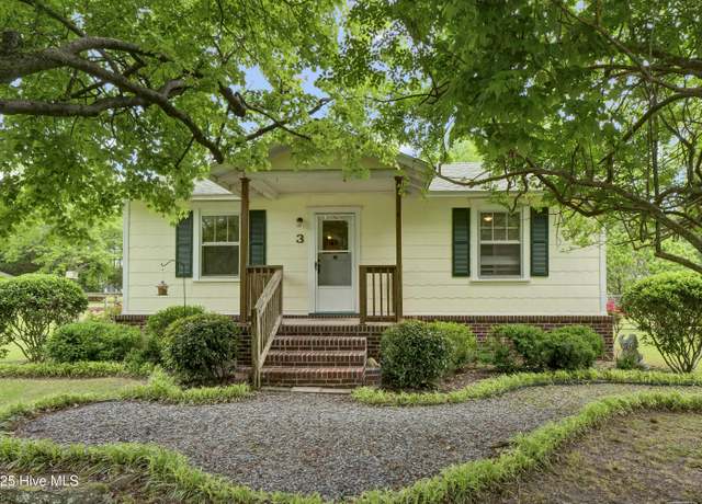 Property at 3 Castle Farms Rd, Castle Hayne, NC 28429, 2 beds, 1 bath