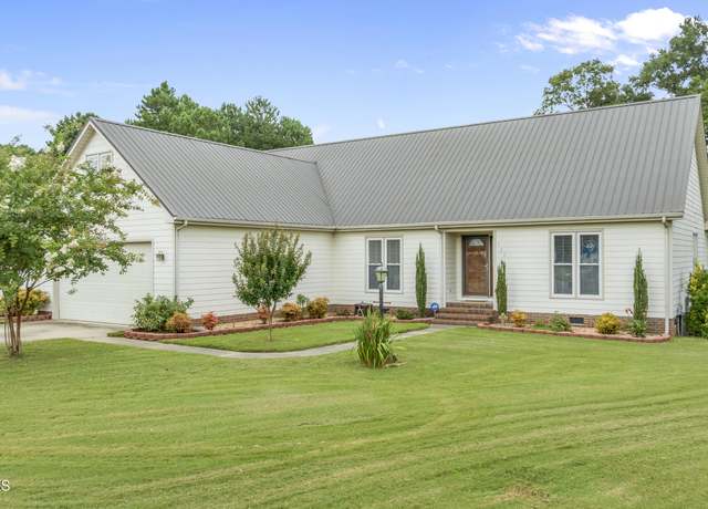 Property at 105 Debbie Dr, Goldsboro, NC 27530, 4 beds, 3 baths