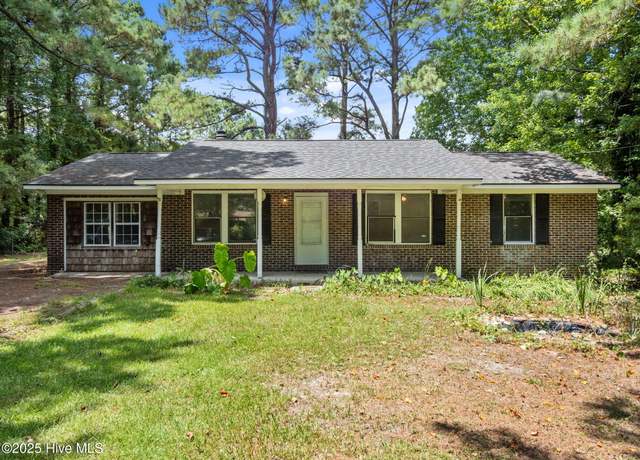 Property at 1011 Sand Ridge Rd, Hubert, NC 28539, 3 beds, 2 baths