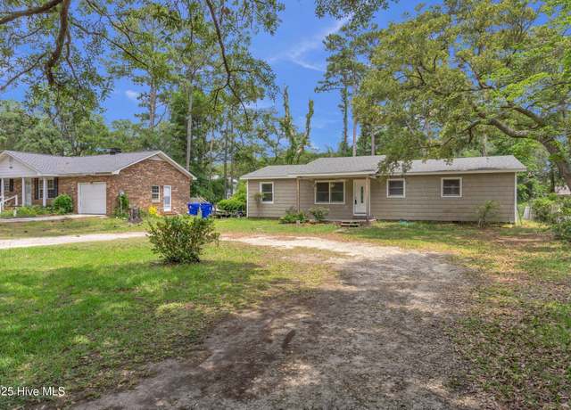 Property at 214 Frink Dr, Southport, NC 28461, 3 beds, 2 baths