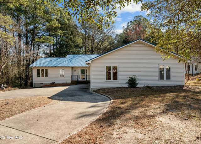 Property at 609 Dove Ct, Vass, NC 28394, 3 beds, 2 baths