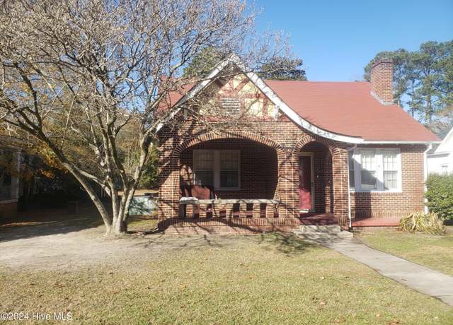 Property at 213 W Greene St, Snow Hill, NC 28580, 3 beds, 1 bath