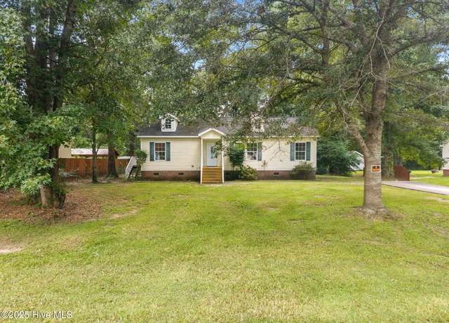 Property at 111 Dreyton Hall Ct, Rocky Point, NC 28457, 3 beds, 2 baths