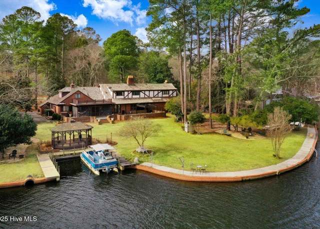 Property at 607 Lake Shore Dr, Goldsboro, NC 27534, 6 beds, 5.5 baths