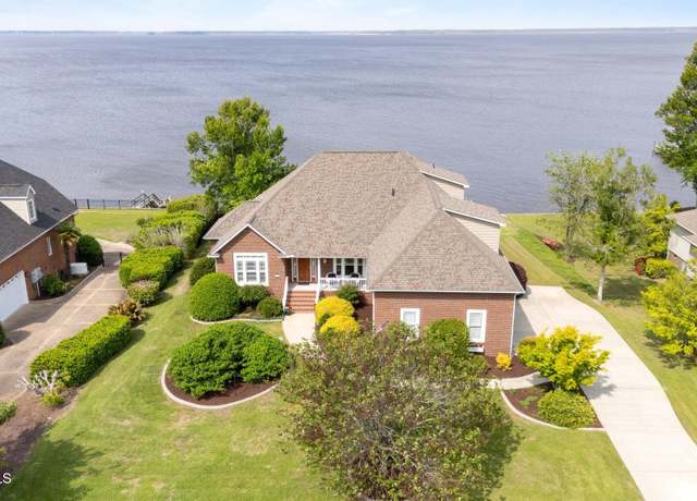 Property at 409 Neuse Harbour Blvd, New Bern, NC 28560, 4 beds, 3.5 baths