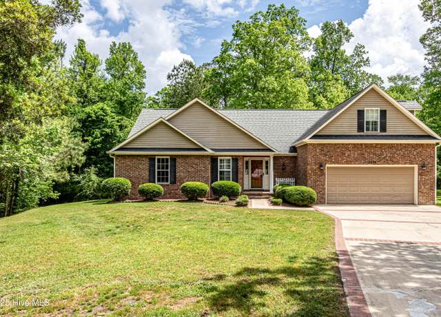 Property at 2234 Greenwood Ct, Jacksonville, NC 28546, 4 beds, 3 baths