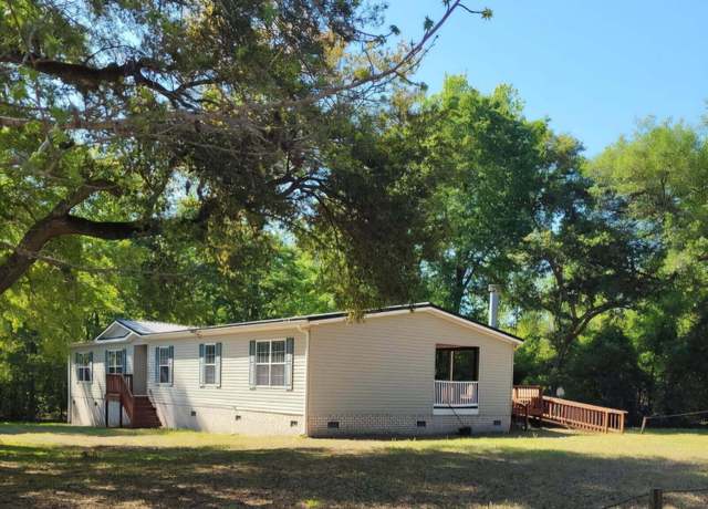 Property at 216 Creekwood Rd, Wilmington, NC 28411, 3 beds, 2 baths