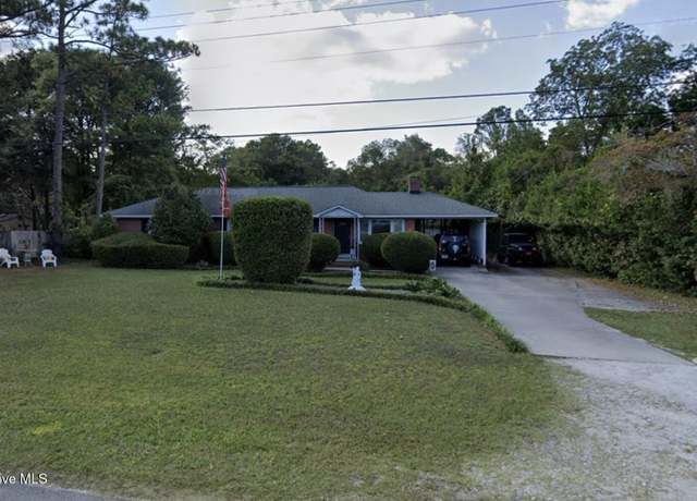 Property at 805 Adelaide Dr, Wilmington, NC 28412, 3 beds, 2 baths