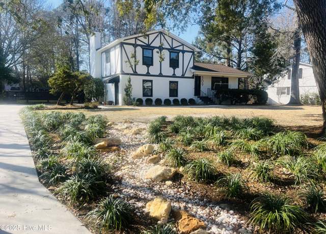 Property at 309 Buccaneer Rd, Wilmington, NC 28409, 3 beds, 2.5 baths