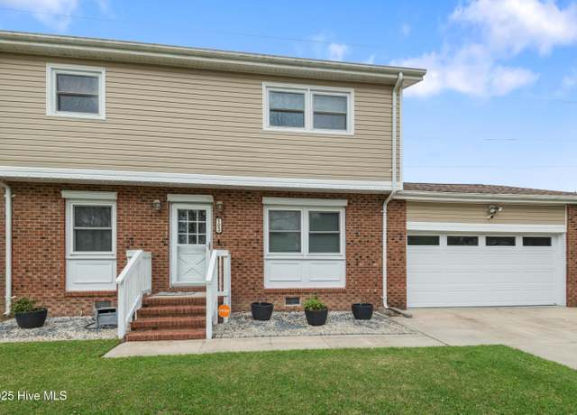 Property at 103 Valley Ct, Jacksonville, NC 28540, 4 beds, 2.5 baths