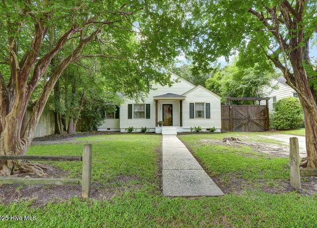 Property at 3124 Camden Cir, Wilmington, NC 28403, 2 beds, 2 baths