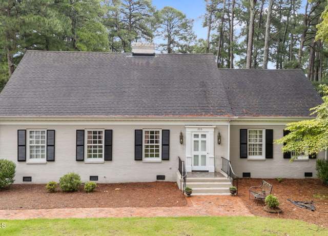 Property at 206 Brentwood Dr N, Wilson, NC 27893, 4 beds, 2.5 baths