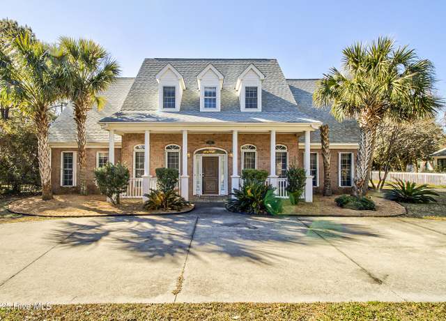 Property at 613 Clarendon Ave, Carolina Beach, NC 28428, 5 beds, 3.5 baths